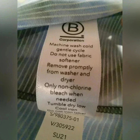 Athleta 20” Salutation Stash Pocket Capri Leggings - Picture 7 of 7